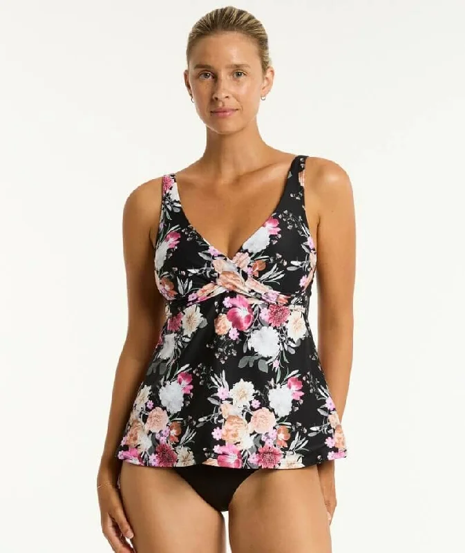 Sea Level Belle Cross Front Swing DD-E Cup Singlet Top - Black Rugged Women's Outdoor Sea Level Belle Cross Front Swing DD-E Cup Singlet Top - Black Rugged Women's Outdoor