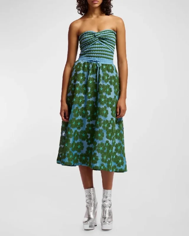 Feast Floral Embroidered Skirt In Emerald Cozy Women's Winter