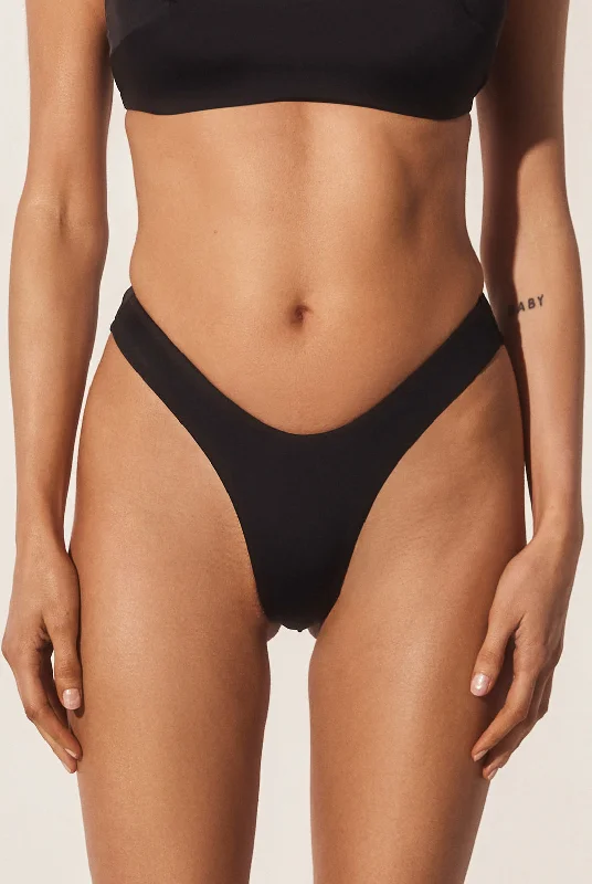 The 90s Staple Black Bottom Adventure