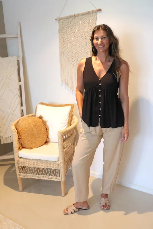 Airlie Beach Top in Black Scandinavian