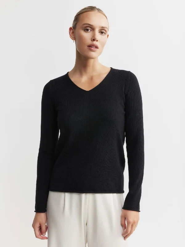 Essential Cashmere V Sweater - Black Preppy Women's College