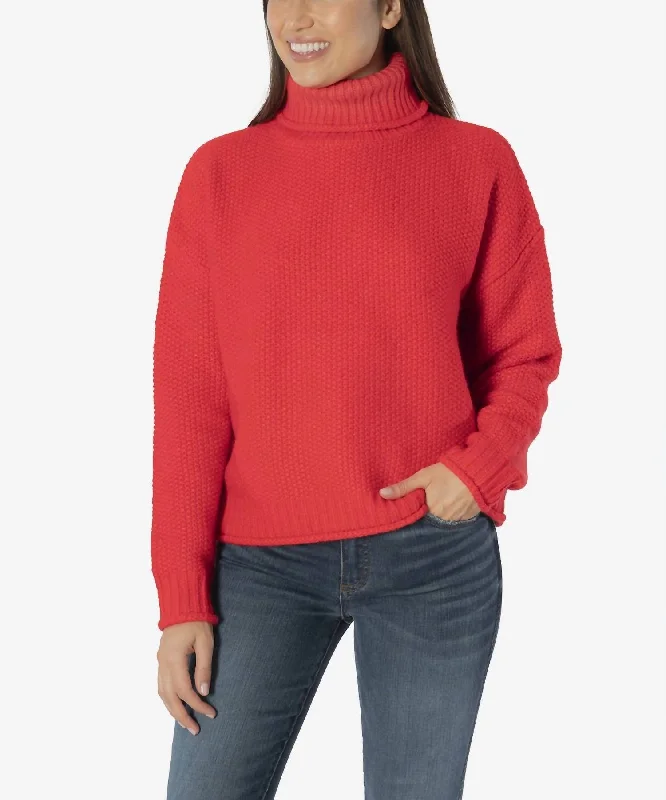 Hailee Turtleneck Sweater In Red Hip Women's Urban