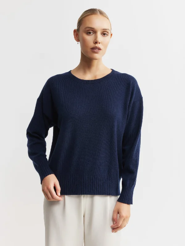 Essential Cashmere Relaxed Crewneck - Navy Modern Women's 