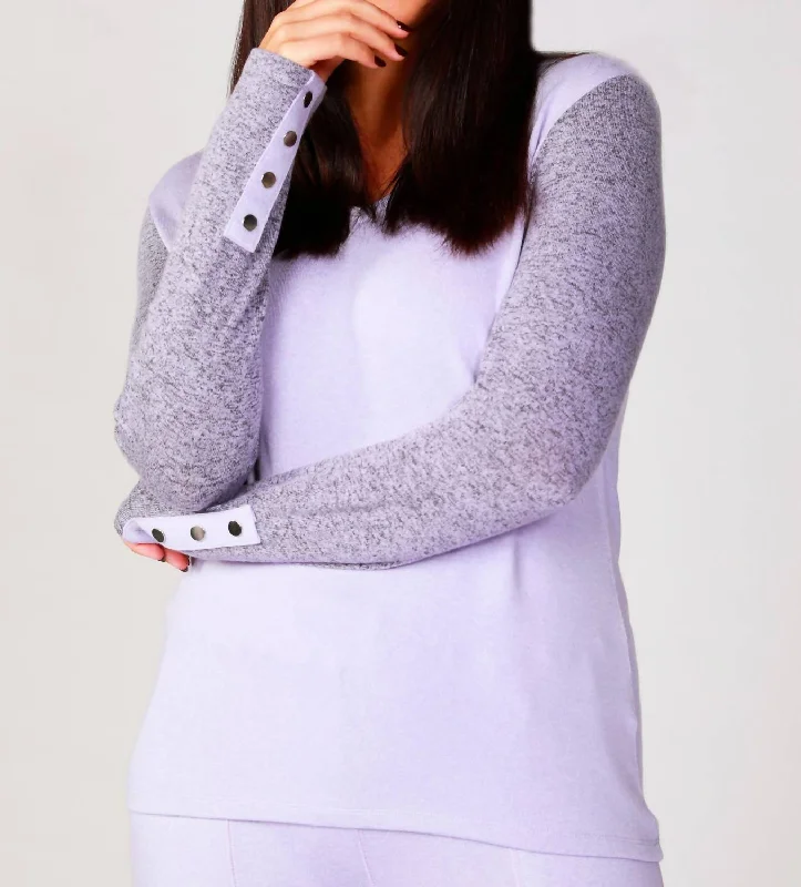Snap Sleeve V-Neck Pullover In Black/lilac Refined Women's Velvet