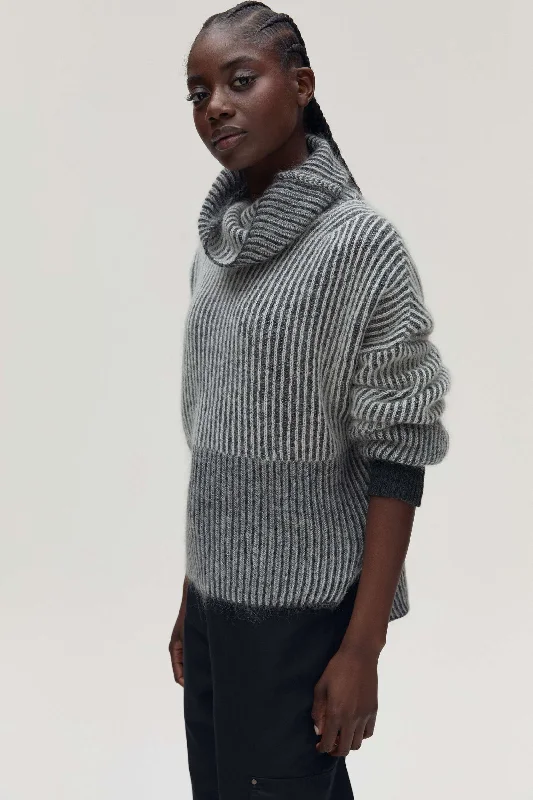 WALMER Wool/Mohair Turtleneck in Iron Relaxed Women's Beachy
